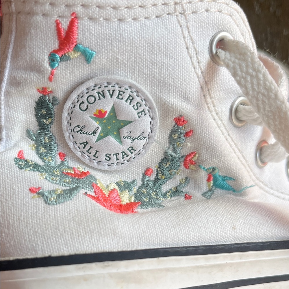 Converse White High-Top Kids Sneakers with Pink Lining and Cactus Embroidery - Picture 3 of 5